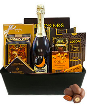 PROSECCO PERFECTION SPARKLING WINE GIFT BASKET                                                                                  